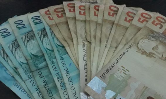 Governo do Estado propõe reajuste salarial de 4% e aumento de 66% no auxílio refeição do funcionalismo