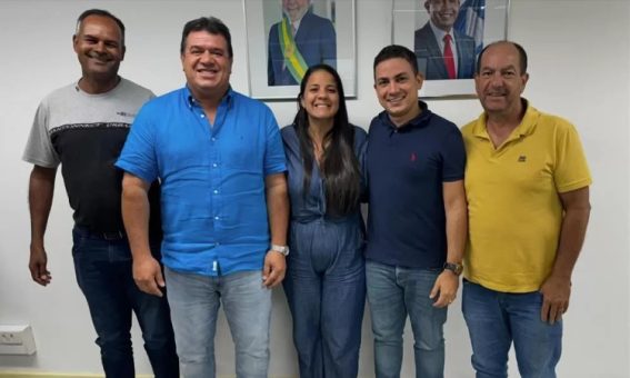 Prefeito de Ituaçu lidera reunião crucial para inauguração da Escola Municipal Anísio Honório