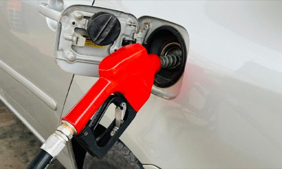 Acelen anuncia redução de 4% no preço da Gasolina para distribuidoras