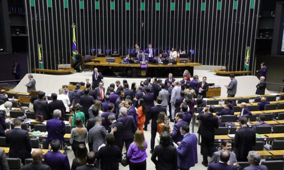 Câmara rejeita mudanças do Senado para o novo Ensino Médio