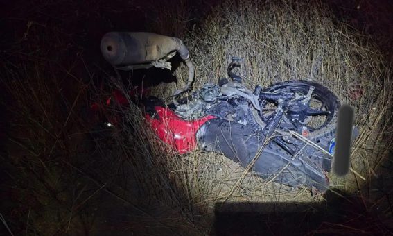 Colisão frontal entre carro e moto no Sudoeste da Bahia deixa uma vítima fatal e outra ferida