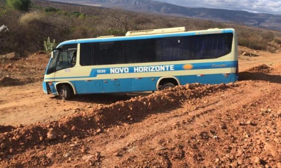 Acidente com micro-ônibus da Viação Novo Horizonte é registrado em Dom Basílio